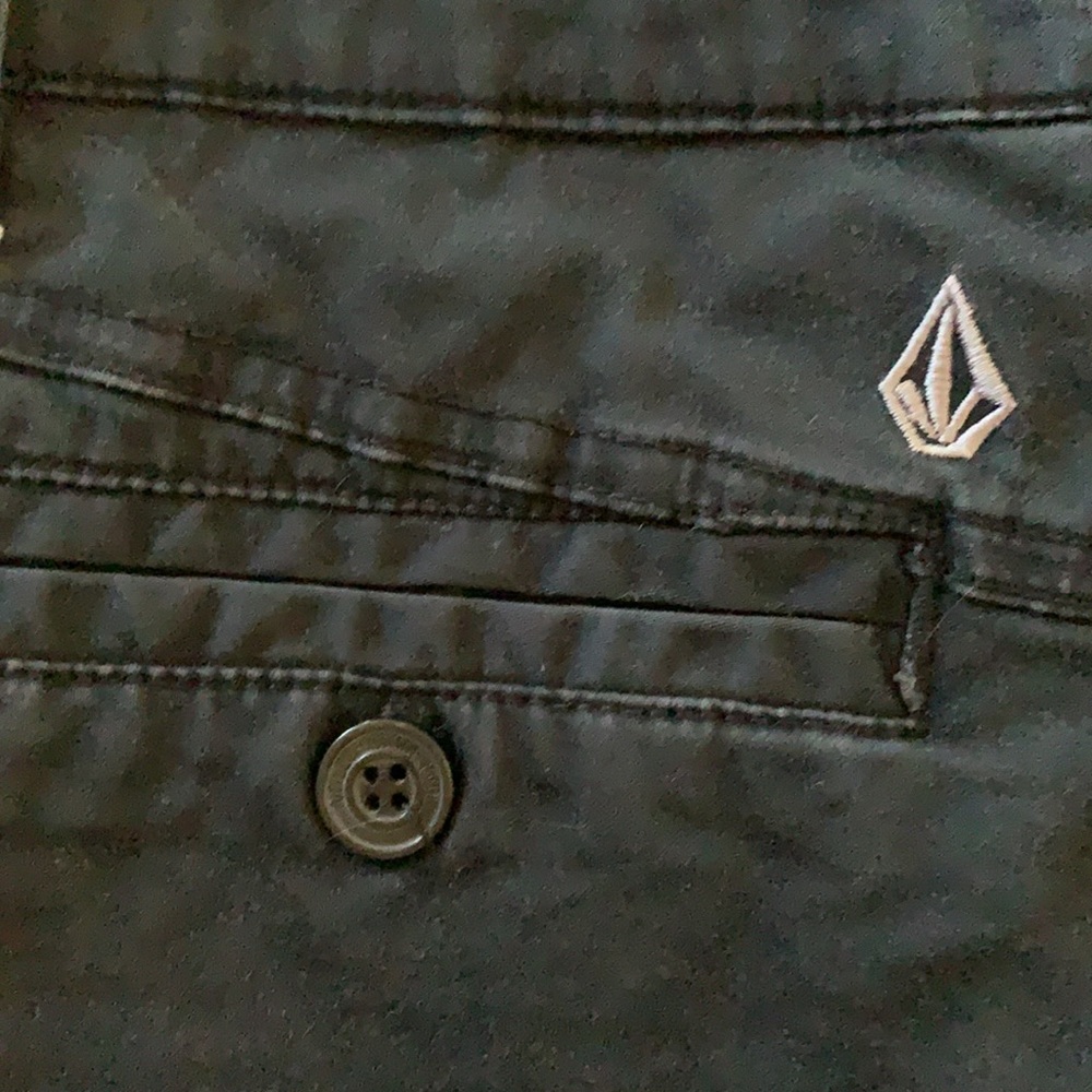 Volcom shorts - Picture 4 of 6